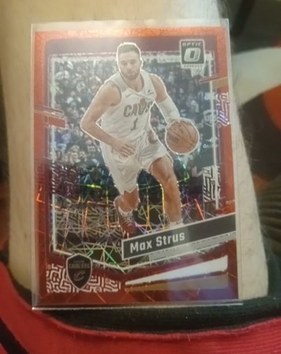 2023-24 Panini Donruss Optic #140 Max Strus — front