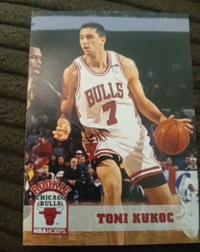 1993-94 Hoops #313 Toni Kukoc — front