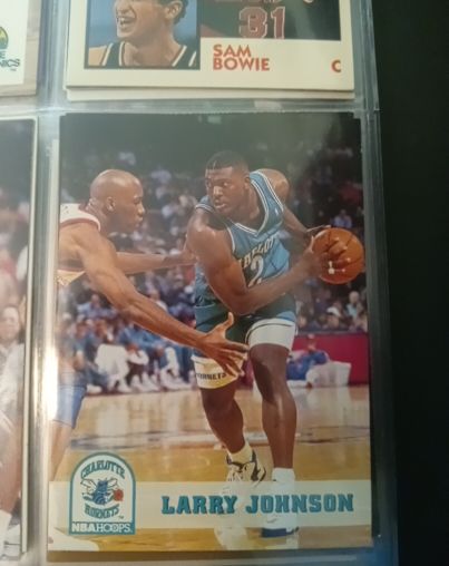 1993-94 Hoops #22 Larry Johnson — front