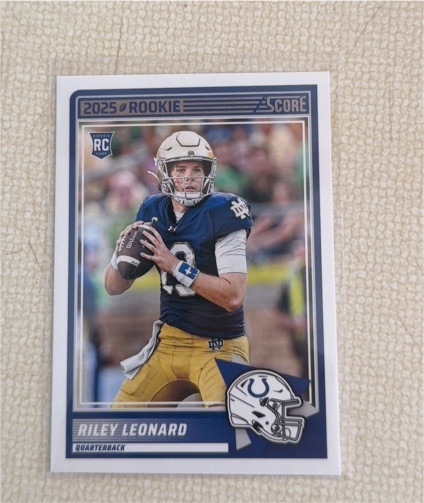 2025 Panini Score #9 Riley Leonard — front