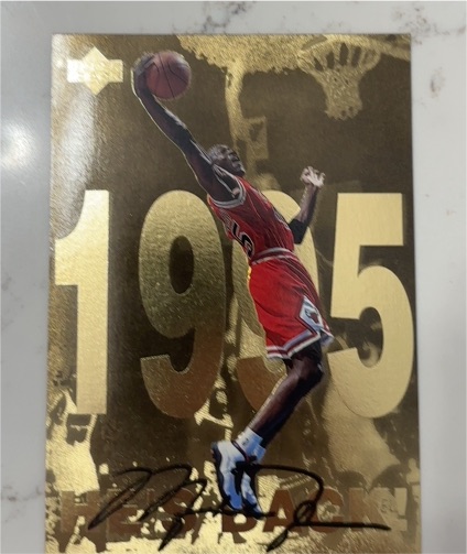 1998 Upper Deck Gatorade Gold #10 Michael Jordan — front