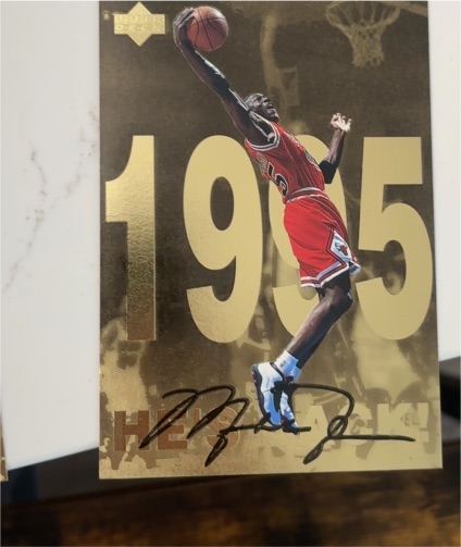 1998 Upper Deck Gatorade Gold Foil #10 Michael Jordan — front