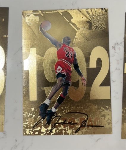1998 Upper Deck Gatorade Gold Foil Michael Jordan Oversize 1992 #8 — front