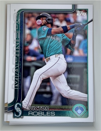 2025 Topps Series 2 #572 Victor Robles — front