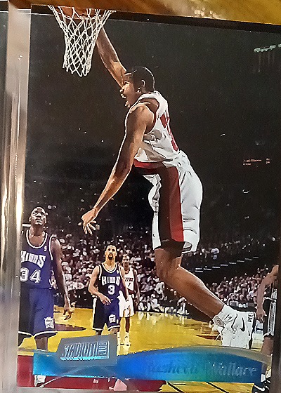 1997-98 Upper Deck #95 Antoine Walker — front