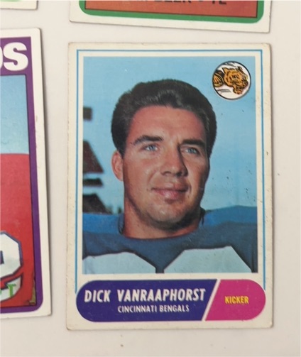 1968 Topps #70 Dick Van Raaphorst — front