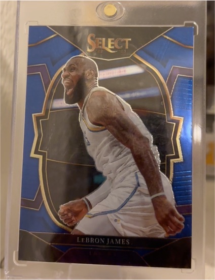 2022-23 Panini Select #26 LeBron James — front