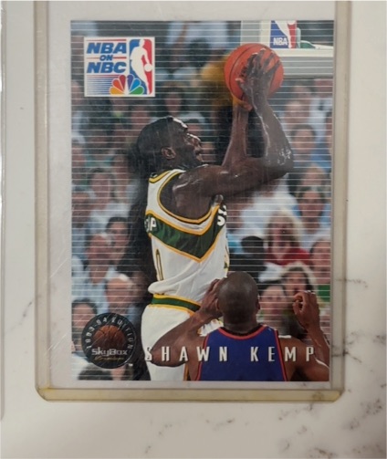 1993-94 SkyBox Premium #17 Shawn Kemp NBA on NBC Seattle SuperSonics — front