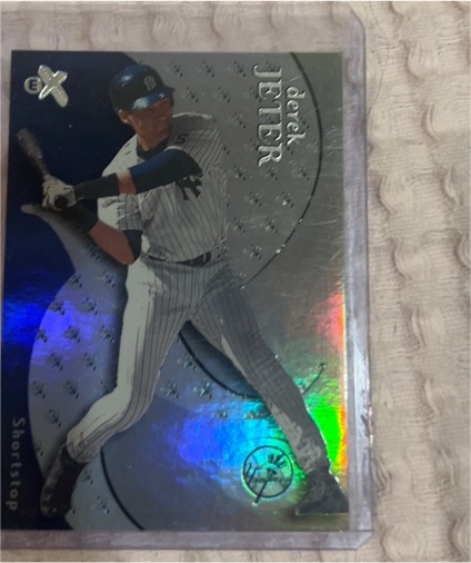 2000 Fleer SkyBox E-X #11 Derek Jeter — front