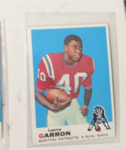 1969 Topps #141 Larry Garron — front