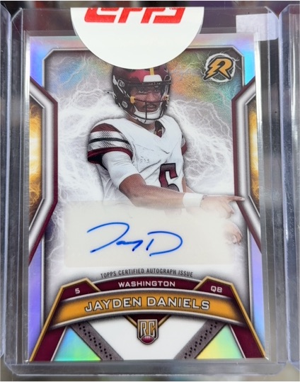 2024 Topps Resurgence Rookie Signatures #RRS-JD Jayden Daniels — front