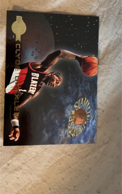 1994-95 SkyBox Premium Slammin' Universe #SU4 Clyde Drexler — front