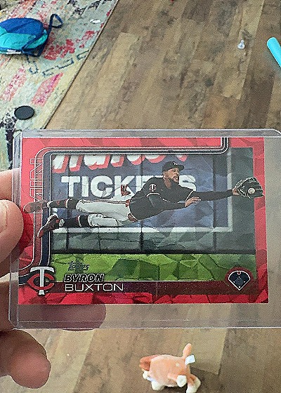 2025 Topps Series 2 #530 Byron Buxton — front