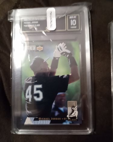 1994 Upper Deck Collector's Choice #661 Michael Jordan — front
