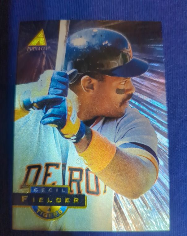 1994 Pinnacle Museum Collection #10 Cecil Fielder — front