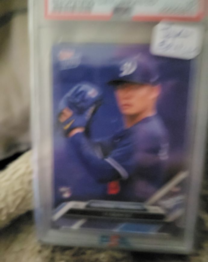 2022 Topps Chrome #122 Hyun-Jin Ryu — front