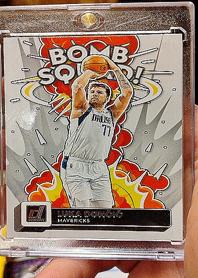 2022-23 Panini Donruss #6 Luka Dončić Bomb Squad — front