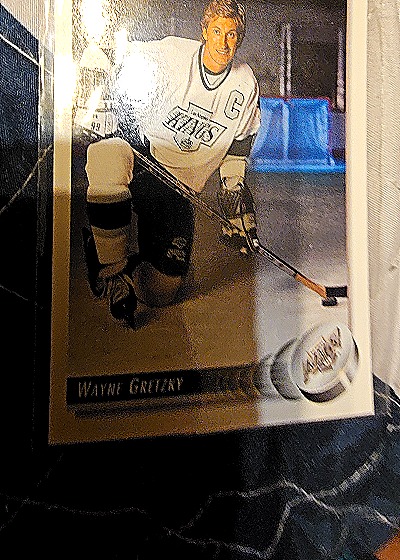 1992-93 Upper Deck #25 Wayne Gretzky — front