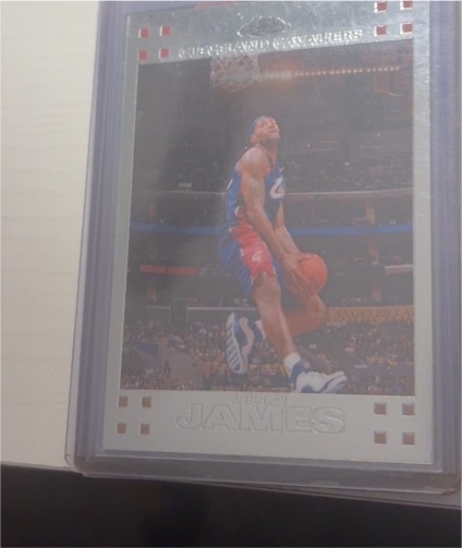 2007-08 Topps #23 LeBron James — front