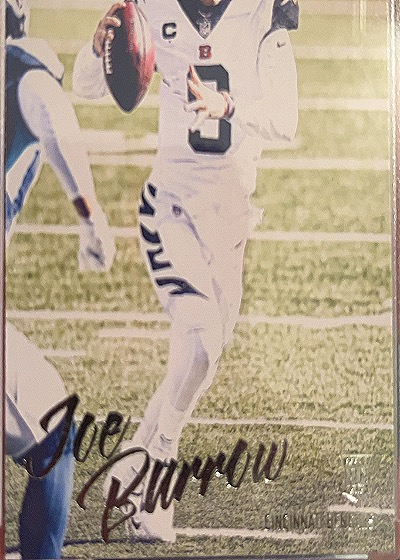2020 Panini Chronicles Luminance #201 Joe Burrow — front