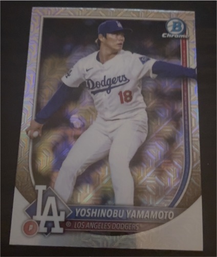 2025 Bowman Chrome #18 Yoshinobu Yamamoto — front