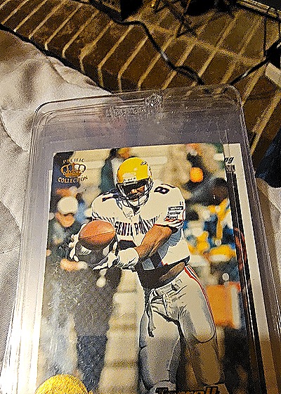 2000 Pacific #8 Bobby Engram — front