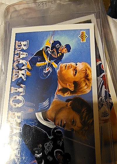 1992-93 Upper Deck #423 Wayne Gretzky / Brett Hull Back to Back — front