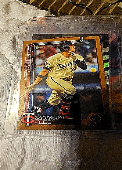 2025 Topps Series 1 #317 Brooks Lee Rookie — front