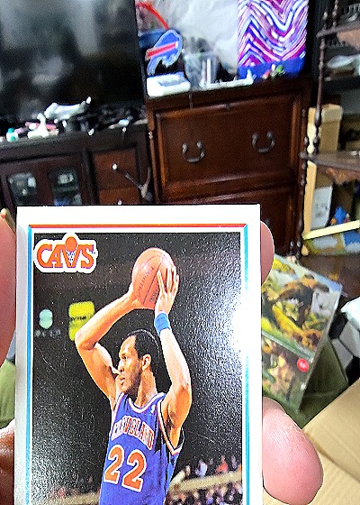 1990 Fleer #35 Larry Nance — front