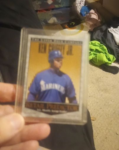 1996 Fleer #1 Ken Griffey Jr. — front