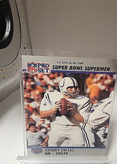 1990 Pro Set #134 Johnny Unitas — front