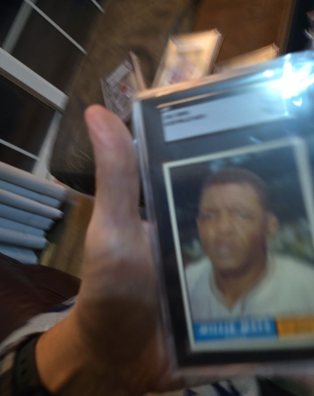 1961 Topps Baseball #150 Willie Mays — front