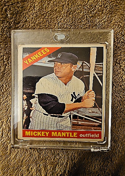 1966 Topps #50 Mickey Mantle — front
