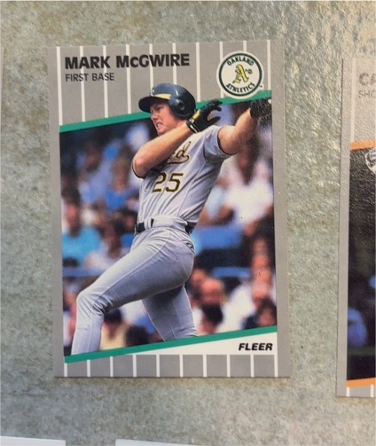 1989 Fleer #17 Mark McGwire — front