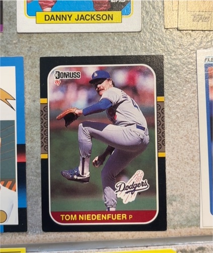 1987 Donruss #218 Tom Niedenfuer — front