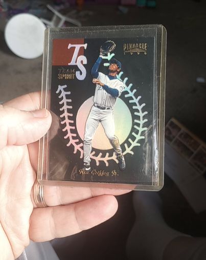1996 Pinnacle Team Spirit #2 Ken Griffey Jr. — front