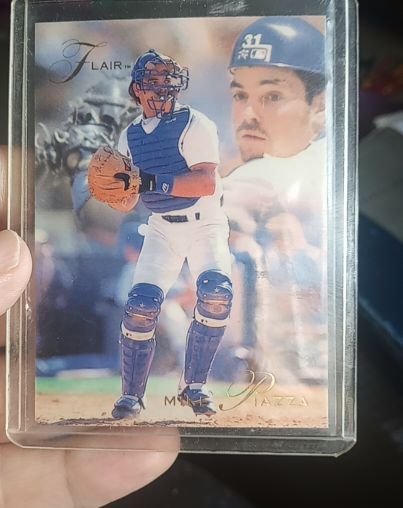 1993 Fleer Flair #75 Mike Piazza — front