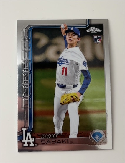 2025 Topps Chrome #217 Roki Sasaki Rookie — front
