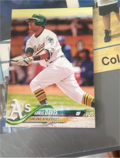 2018 Topps #325 Khris Davis Oakland Athletics — front