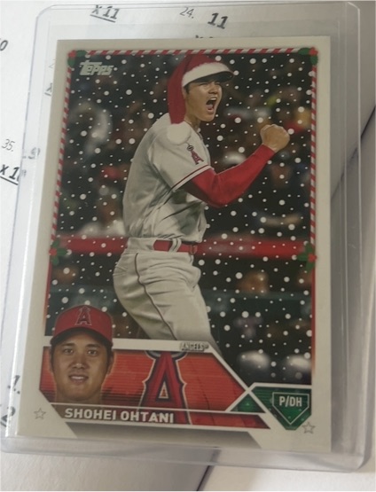 2023 Topps Holiday #H17 Shohei Ohtani — front