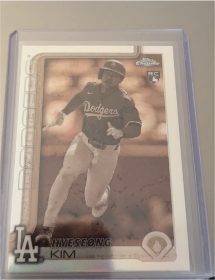 2025 Topps Chrome #152 Hyeseong Kim Sepia Refractor Rookie Card — front