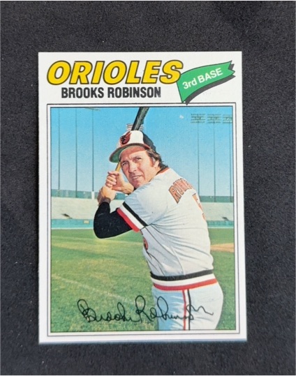 1977 Topps #285 Brooks Robinson — front
