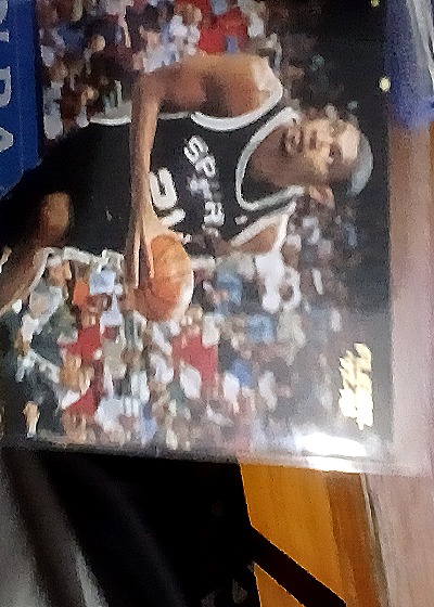 1997 Press Pass Blue #1 Tim Duncan Rookie — front