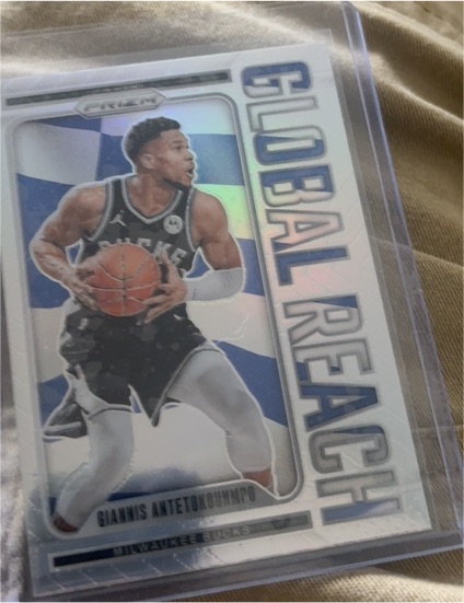 2024-25 Panini Prizm #4 Giannis Antetokounmpo Global Reach — front