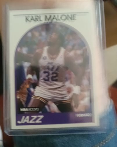 1989-90 Hoops #30 Karl Malone — front