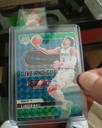 2023 Panini Mosaic Give And Go #LaMelo Ball — front