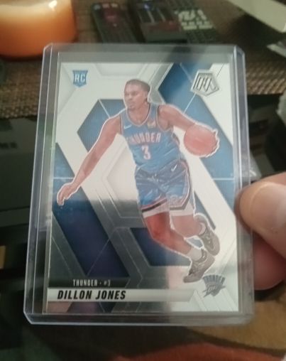 2024-25 Panini Mosaic #3 Dillon Jones — front