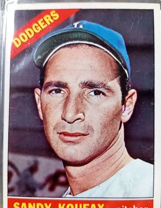 1966 Topps #100 Sandy Koufax — front