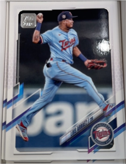 2021 Topps #649 Luis Arraez — front