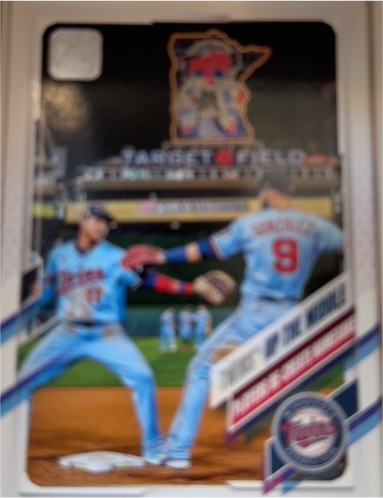 2021 Topps #553 Twins Up The Middle Marwin Gonzalez / Jorge Polanco — front